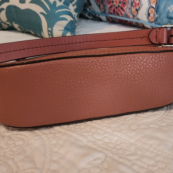 Michael Kors Sunset Peach Camden Small Pouchette Bag - Picture 4 of 4